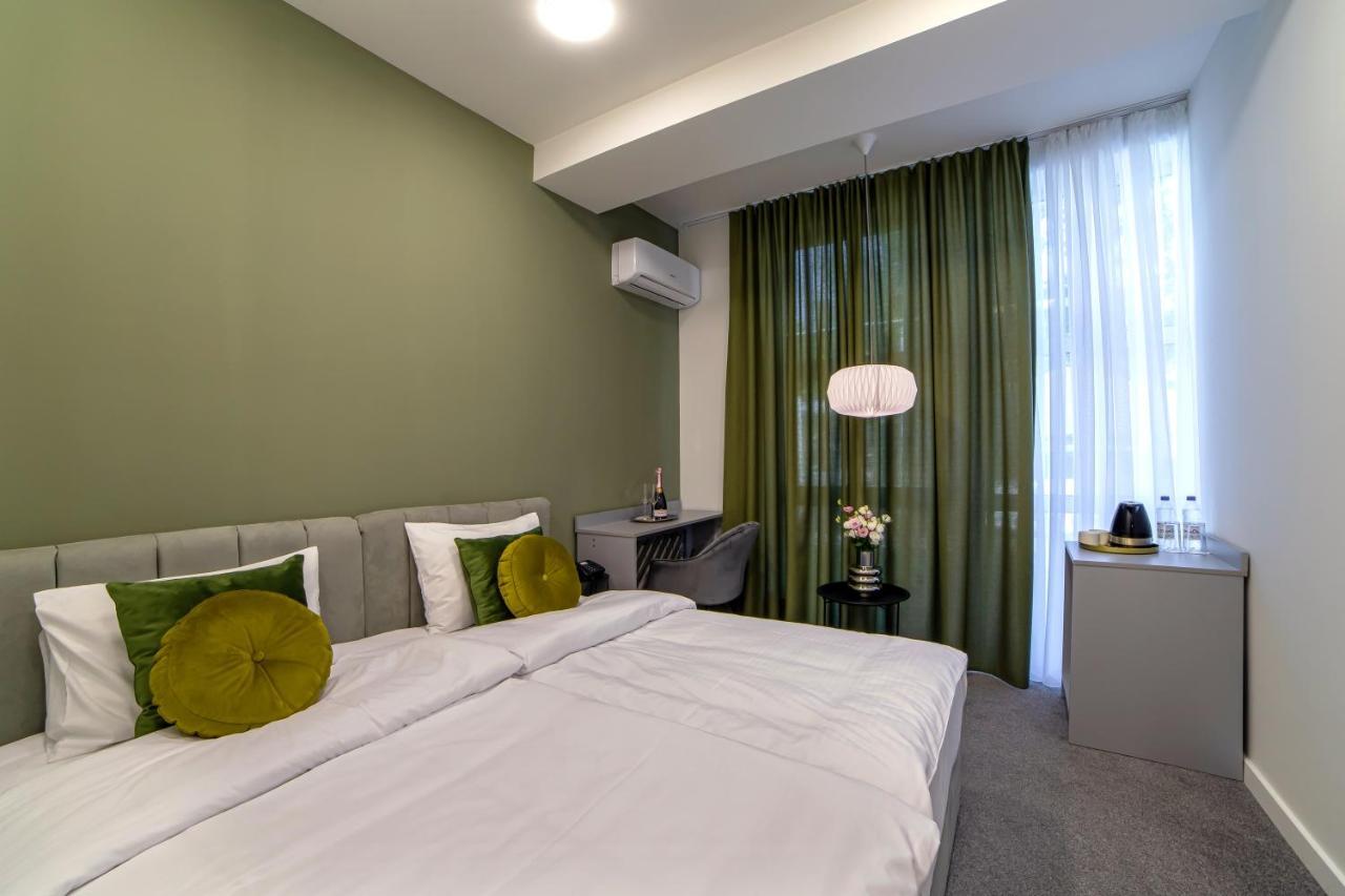 Aurora Hotel By Benefice Erywań Zewnętrze zdjęcie